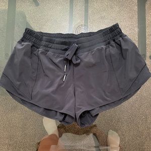 Lululemon Hotty Hot Short 2.5”